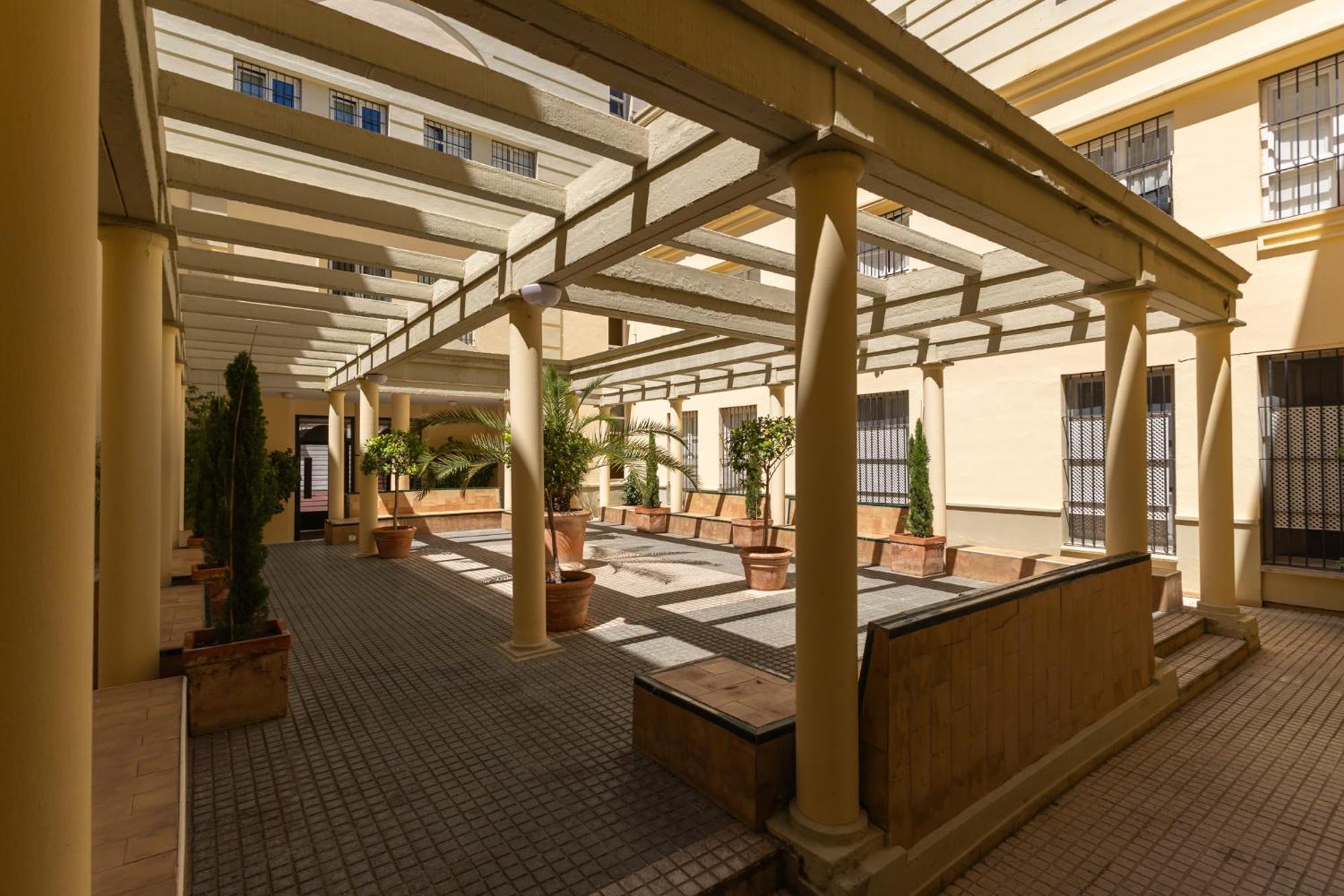 Conde Center Premium Suites, Free Parking Sevilla Kültér fotó